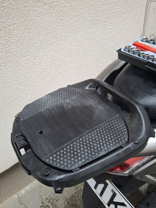 Vând top case moto