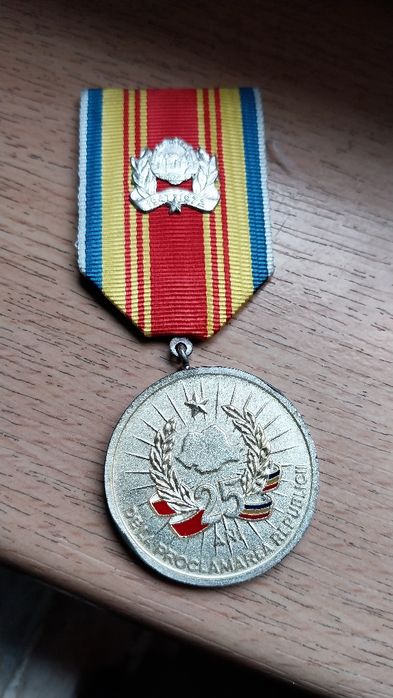 Medalie,25 ani de la proclamarea Republicii