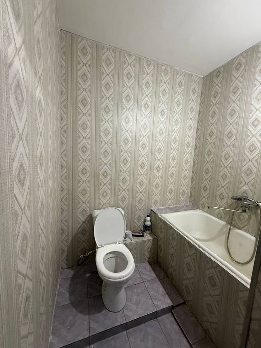 Срочно продаю 2 комнатную квартиру чилонзор 25 быв обшежытие