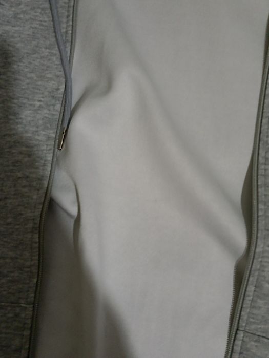 Продаётся зипка (олимпийка, толстовка, спортивка)