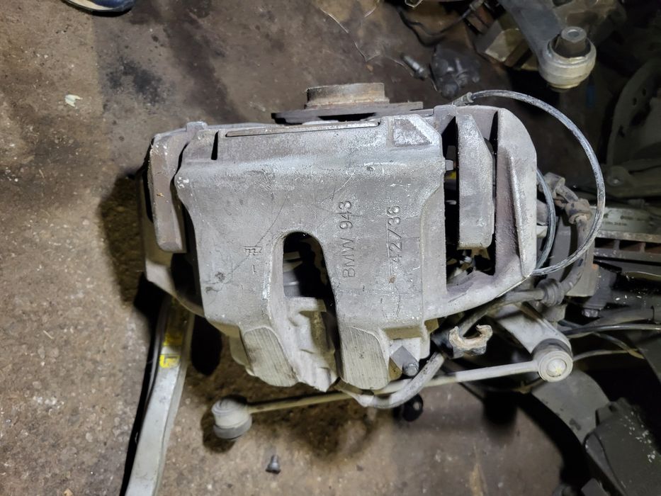 Двубутални предни спирачни апарати за BMW E60 E61 3.5 286k.s