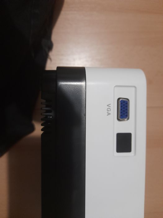 Video proiector portabil 1080p