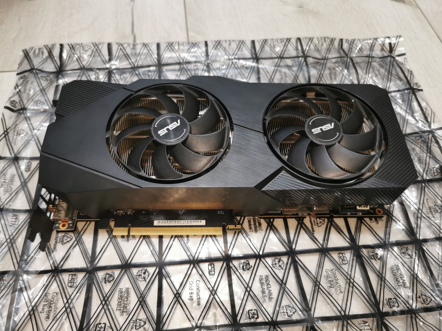 Placa video Asus dual RTX 2070 super 8 GB