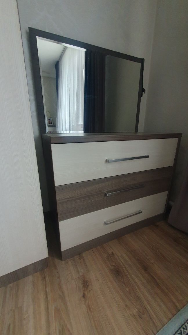 Спальный шкаф с комодом