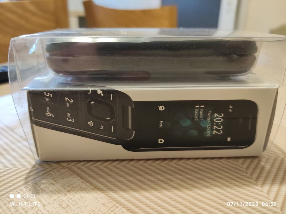 Nokia 2660 flip  4G - с капаче