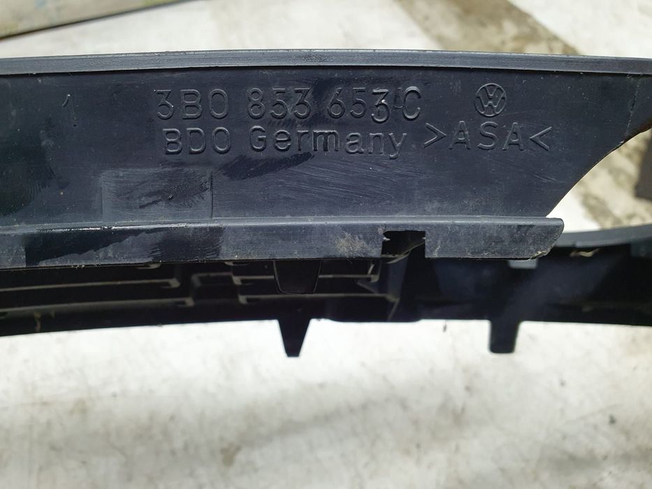 Grila radiator bara fata 3b0853653c Volkswagen VW Passat B5 [1996 - 2