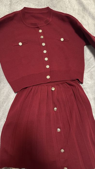 Set dama cardigan si fusta bordo