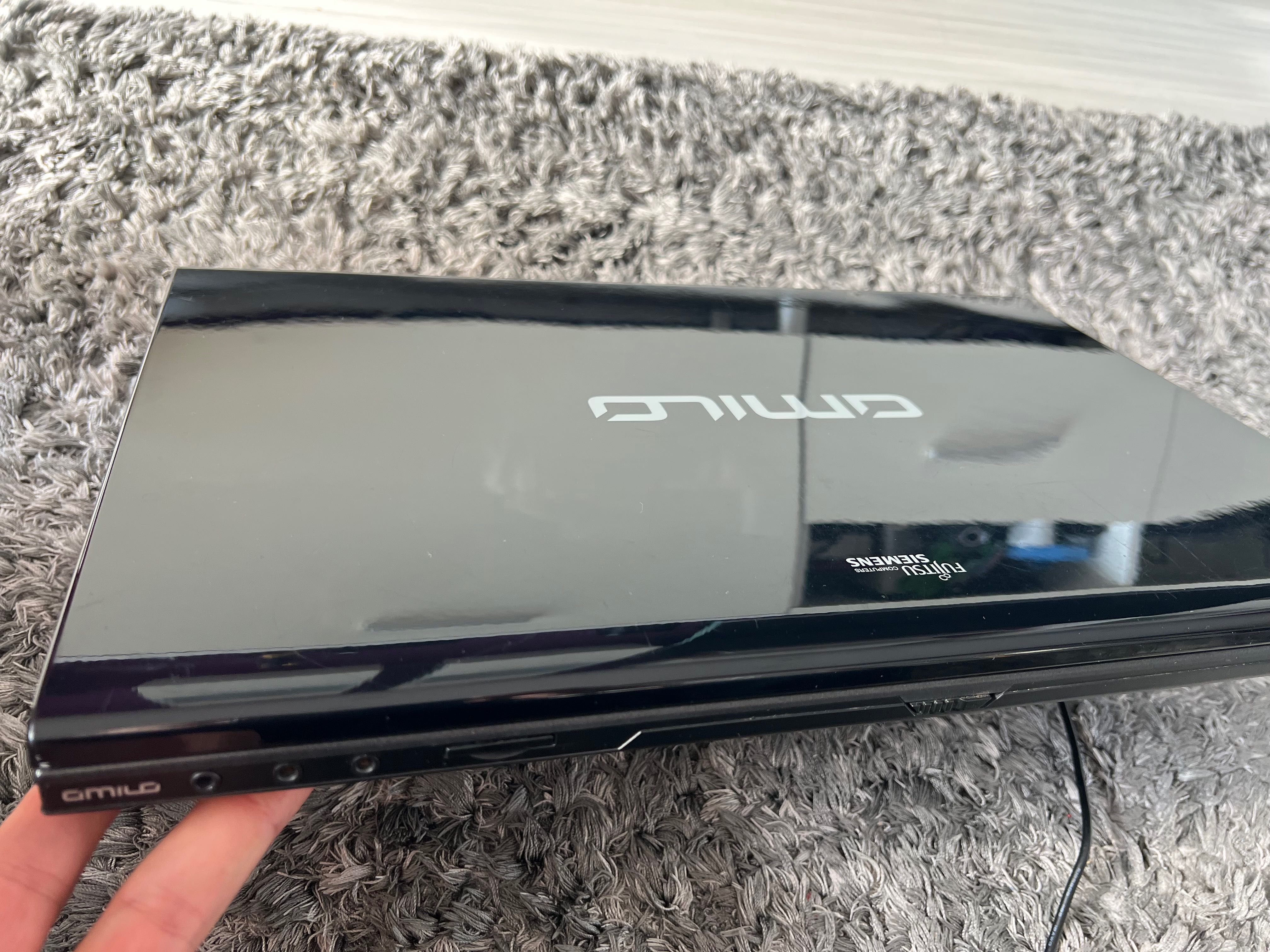 Лаптоп Fujitsu Siemens Amilio