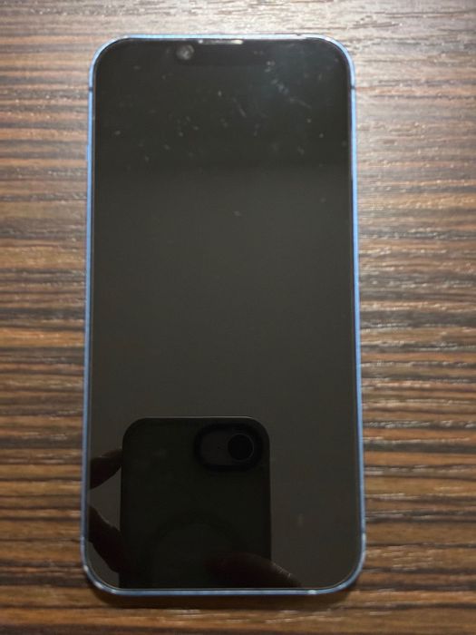 Vând iPhone 13 / 128 GB / Albastru.