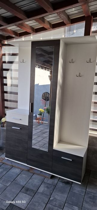 Mobilier living în stare bună