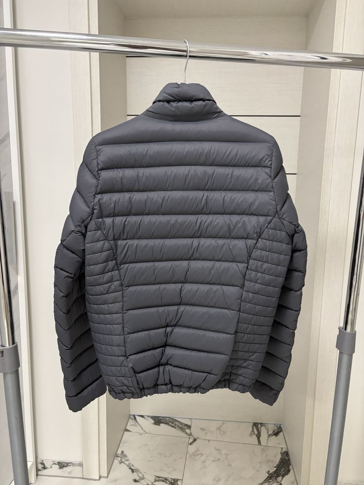 Яке Abercrombie & Fitch