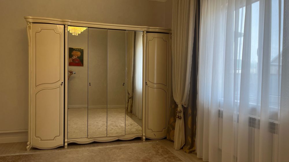 Спальный шкаф сатылады хабарласыныздар,багасы -80.000тг срочно!