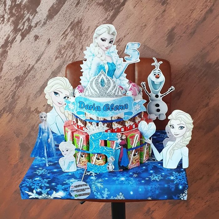 Tort din dulciuri ambalate