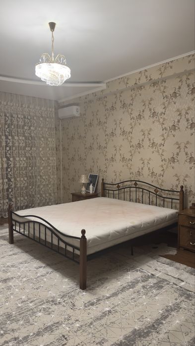 Кровать спальная 1.80 на 2 метра