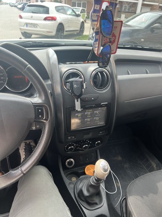 Se vine Dacia Duster