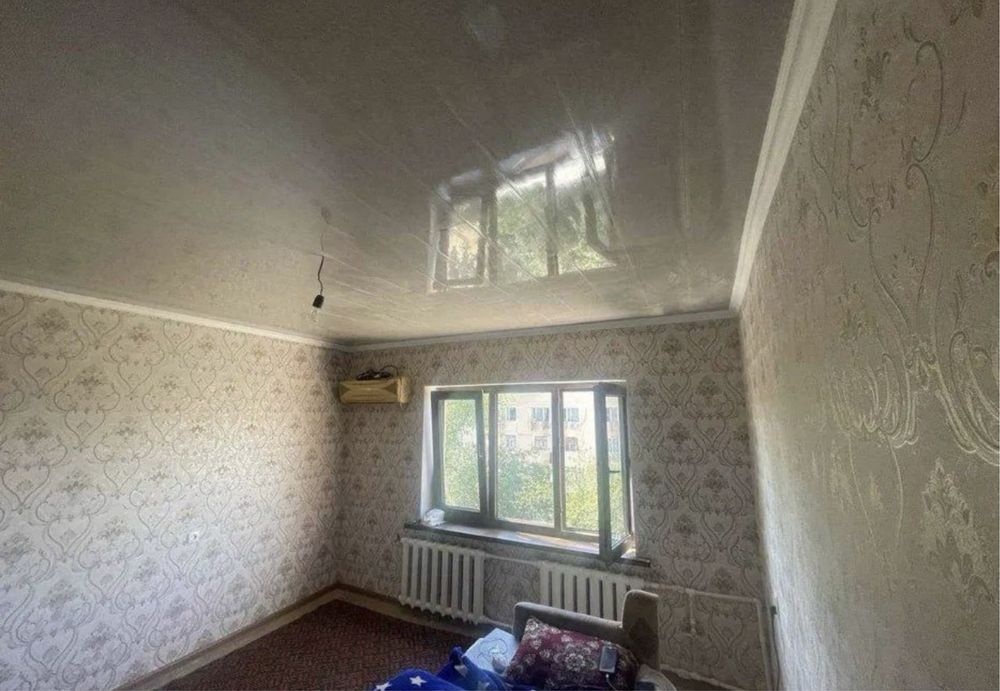 Сергелинский р-н Куйлюк массив 5 1/4/4 21м2 бившая общежития кирпич