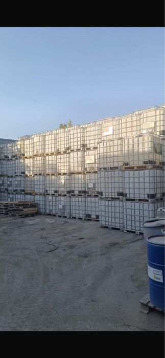 Продаю кубовый ёмкость . еврокубе 1000Л