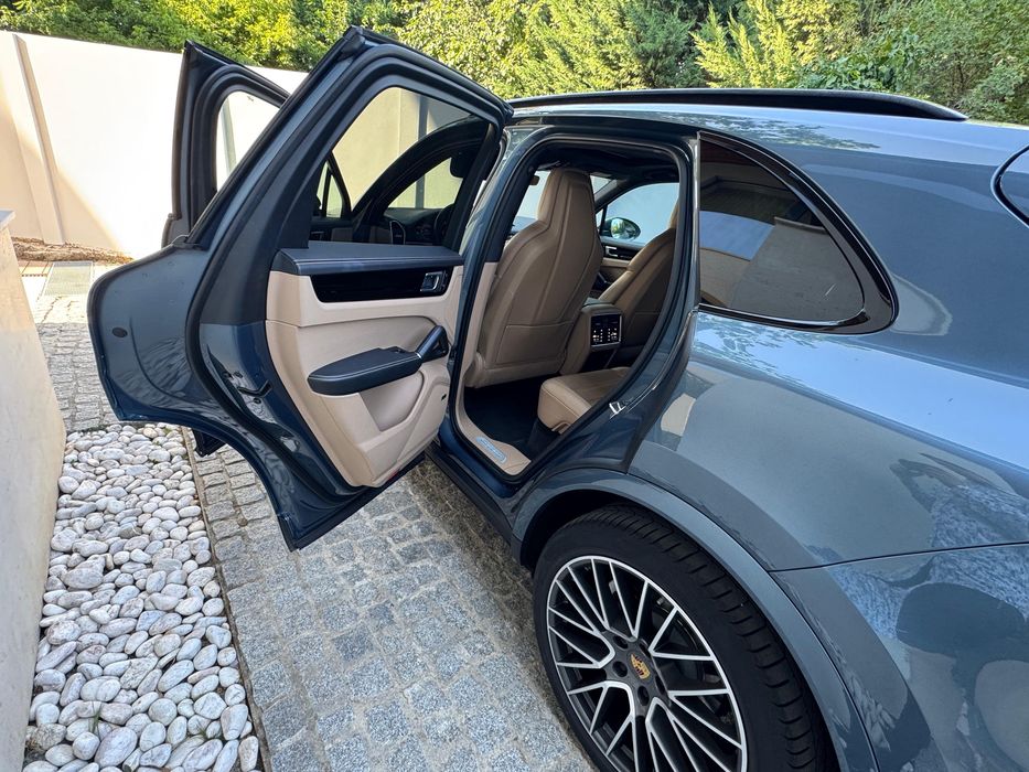 Porsche Cayenne.