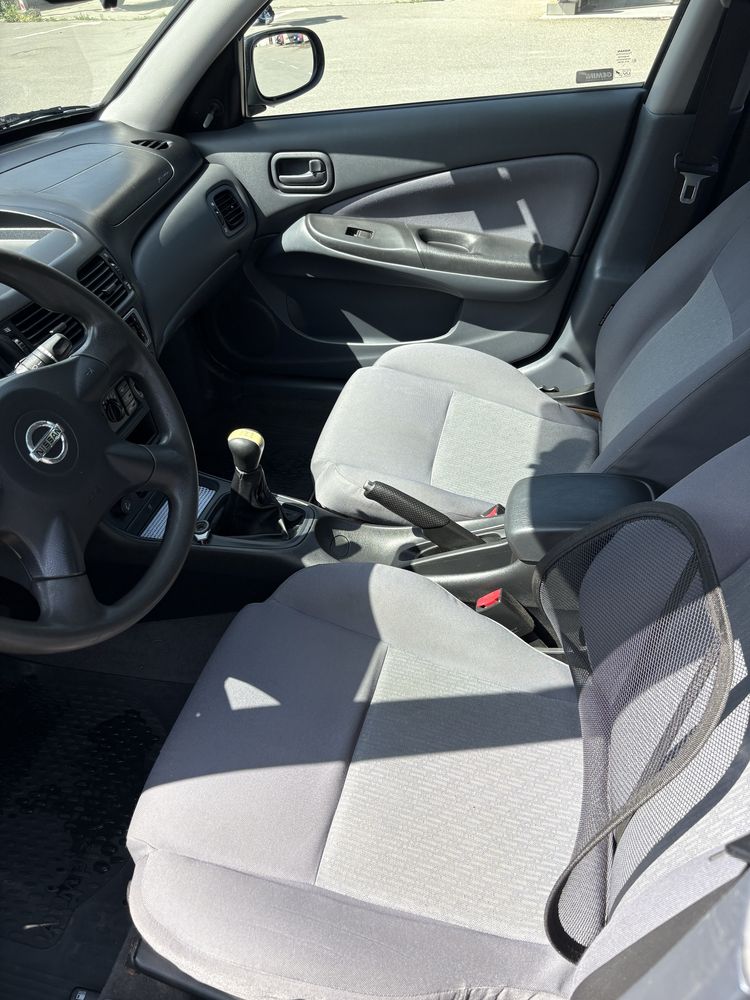 Nissan Almera 2004
