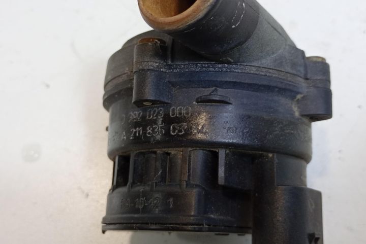 Pompa  recirculare apa  A2118350364 Mercedes-Benz CLS-Class C219 (fac