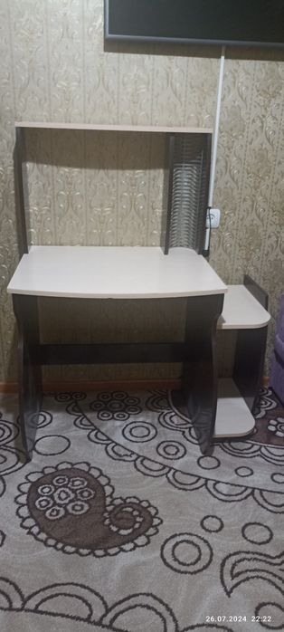 Продам стол, компюторный, письменный