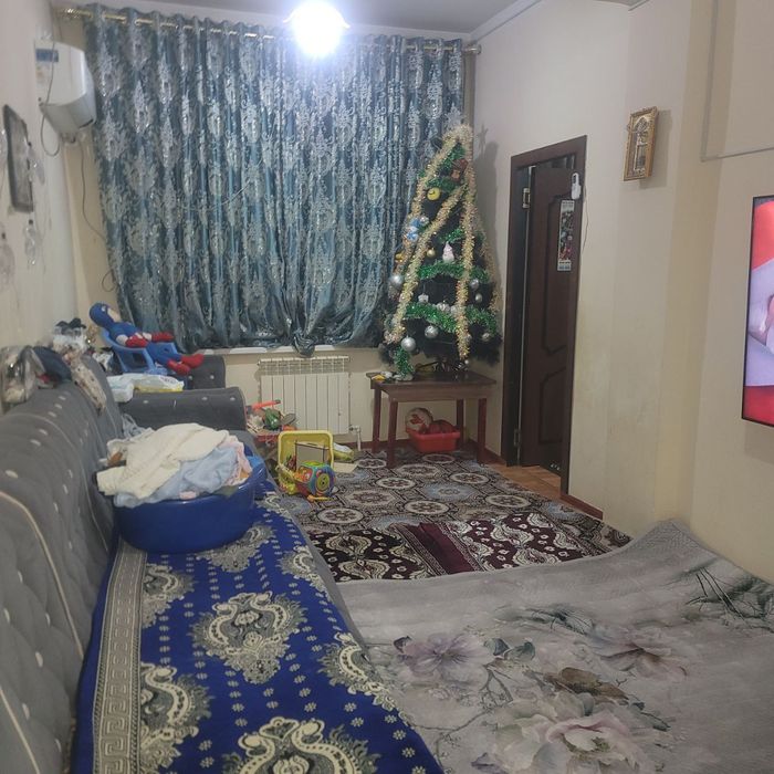 Fargona shahar Istiqlol stadion to'g'risida 3 xonali 3 etaj