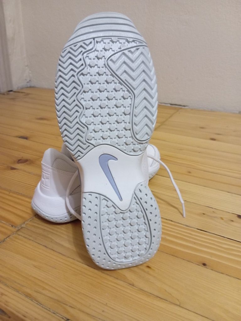 Чисто нови Nike 38 1/2