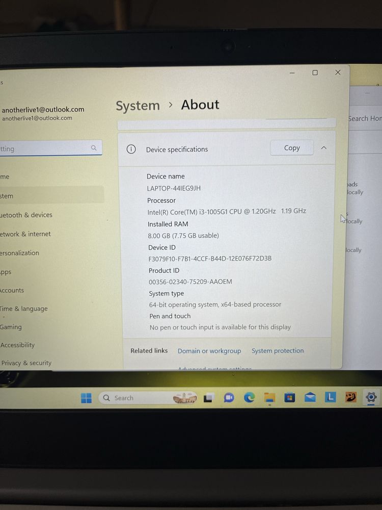 Лаптоп Lenovo IdeaPad 3