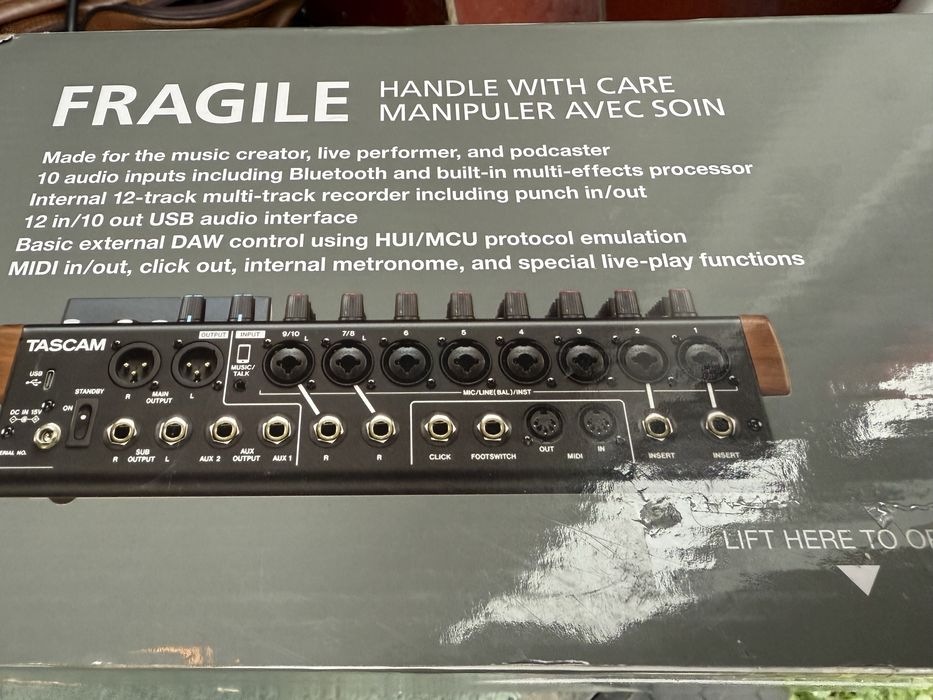 Tascam Model 12 Mixer efecte studio integistrare