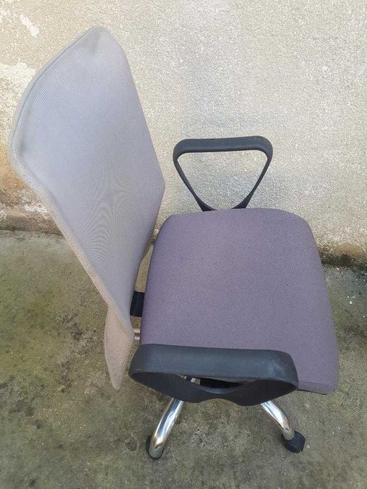 Scaun de birou ergonomic tapitat in stare excelenta!