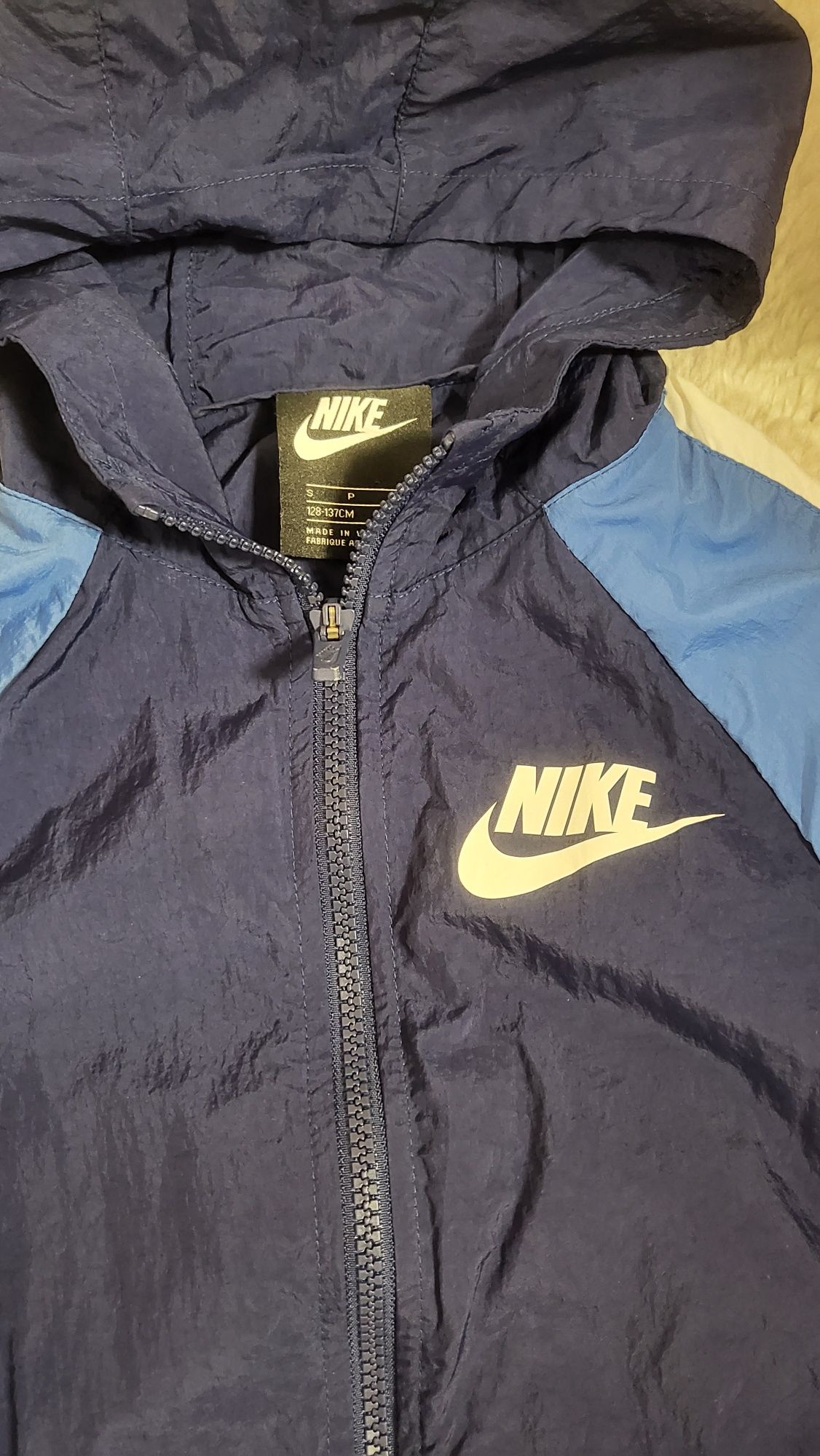 Bluza Nike, mărimea 122-137, stare perfecta!