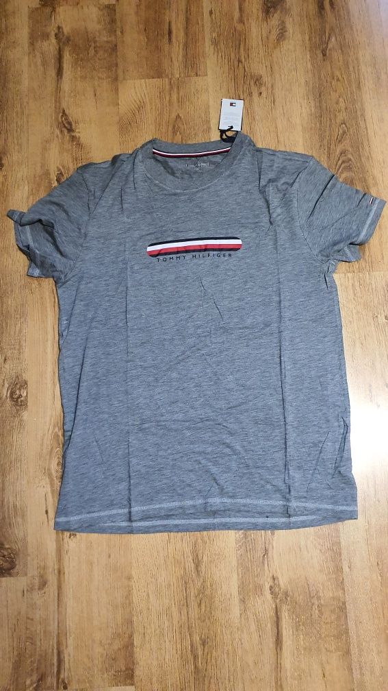 Tricou Original 100% Tommy Hilfiger Marime L si XL Import Germania