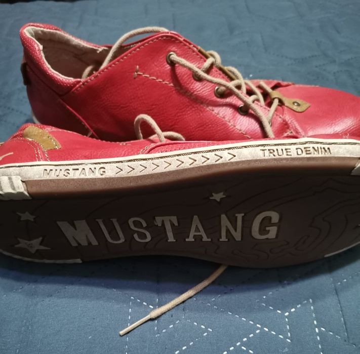 Оригинални обувки  "MUSTANG"
39 номер, отвътре с лека за