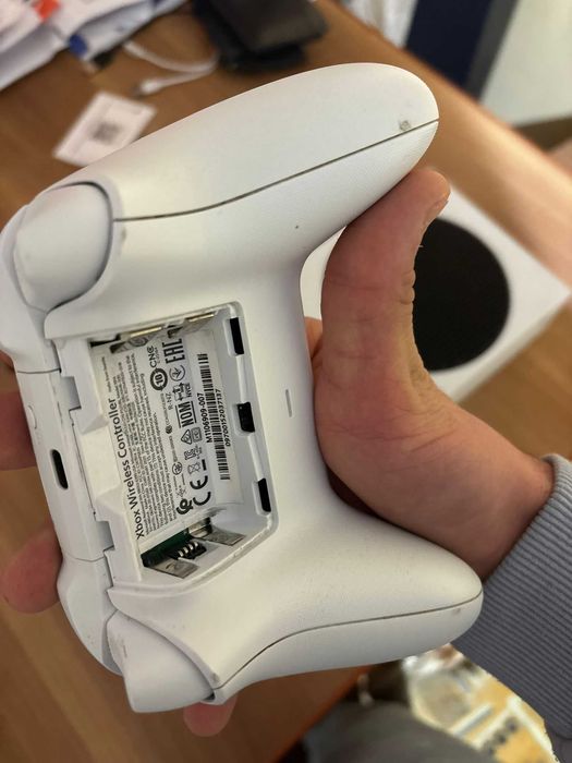 Xbox Series S + Controler , ideal cadou pentru un copil sau o familie