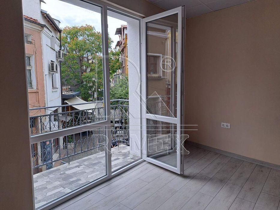 Офис в Пловдив-Център площ 30 цена 500