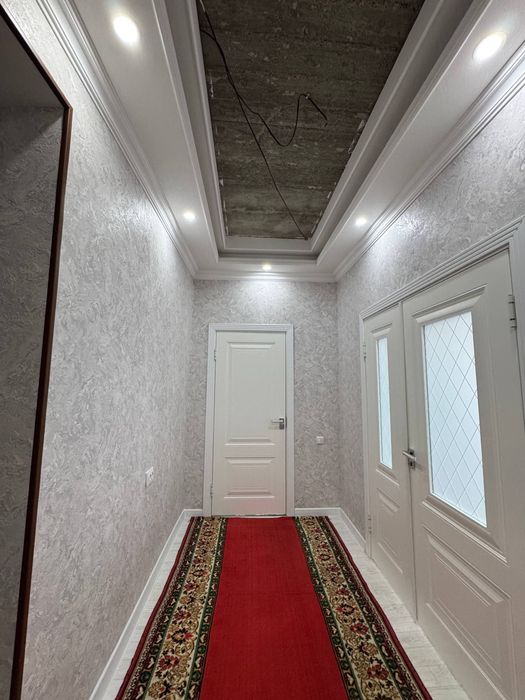 Срочно продаётся 2 х комнатная квартира на
 5 этаже в 7 этажном элитно