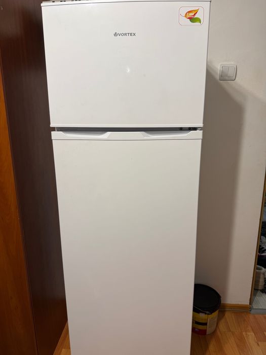 Vând frigider preț 950 lei