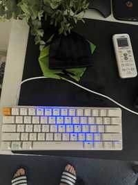 Клавиатура Glorious White Ice GMMK RGB Compact