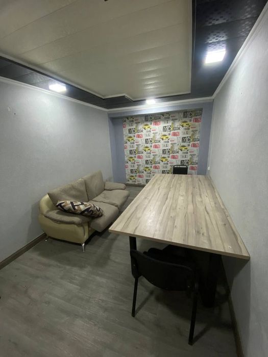 Аренда, под офис 15м2. С мебелью. Ор-р Новза метро. Вдоль дороги!