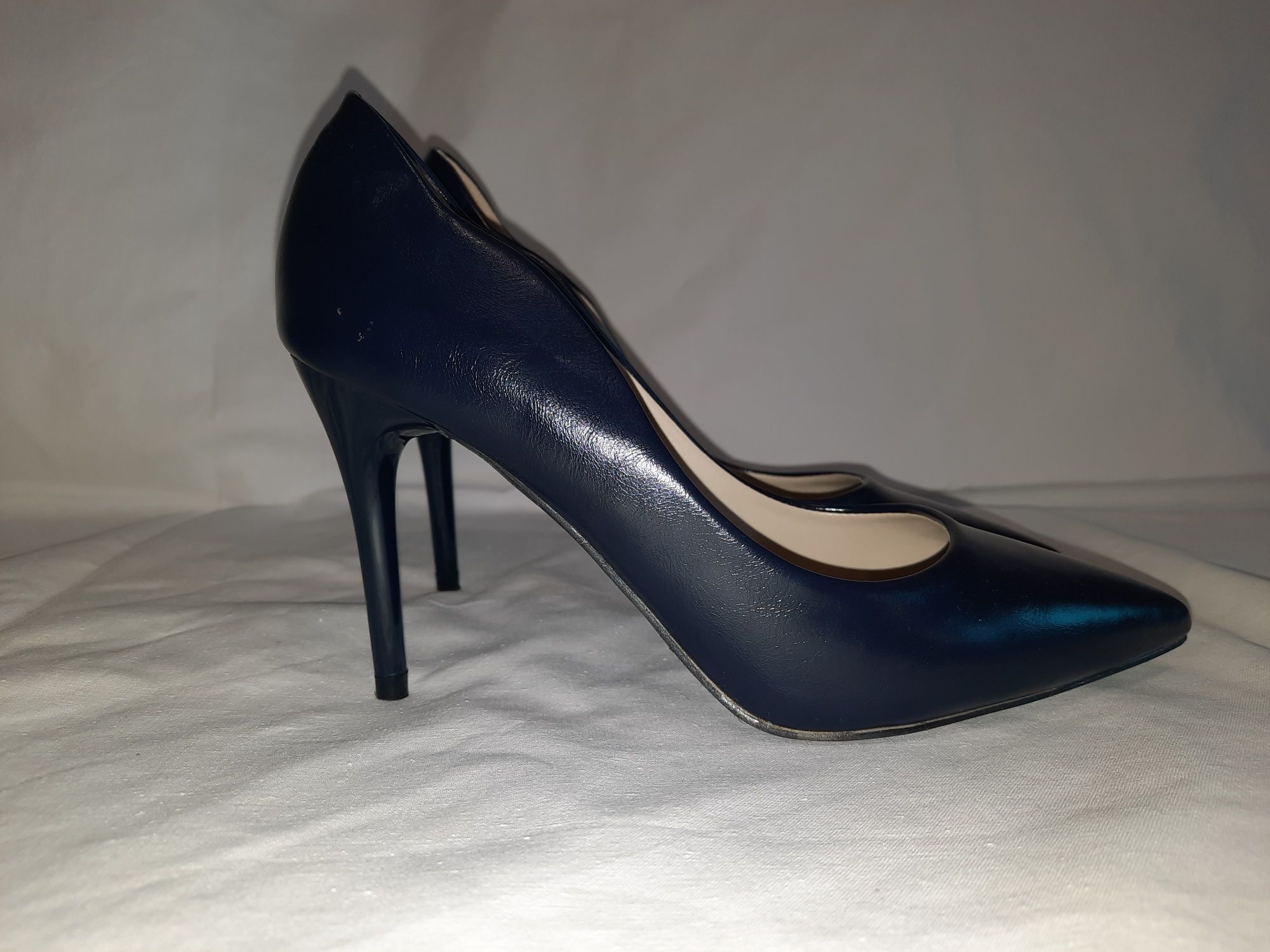 Pantofi cu toc stiletto 36