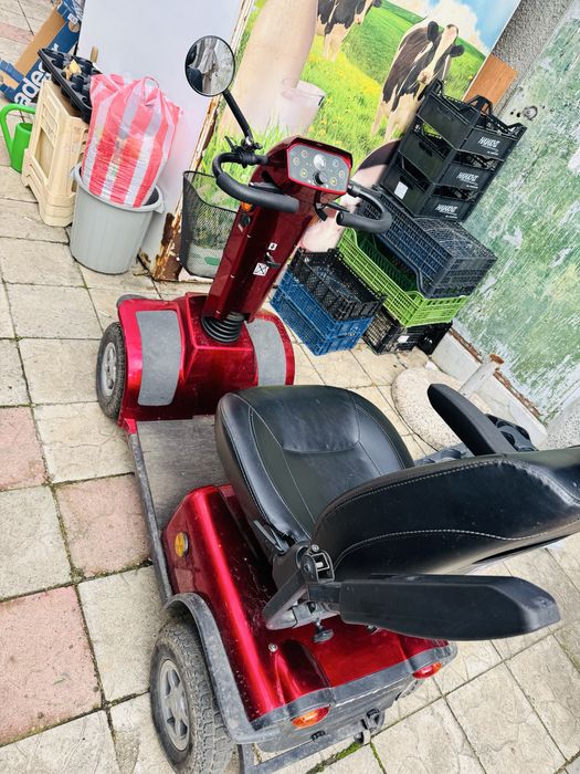 Триколка  червена