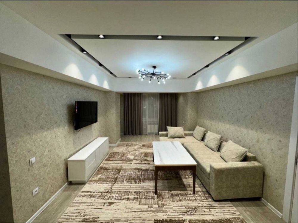 Buyuk ipak yo’li metrosiga 5 minutlik yo’l. 2 xonali 51 kv kvartira