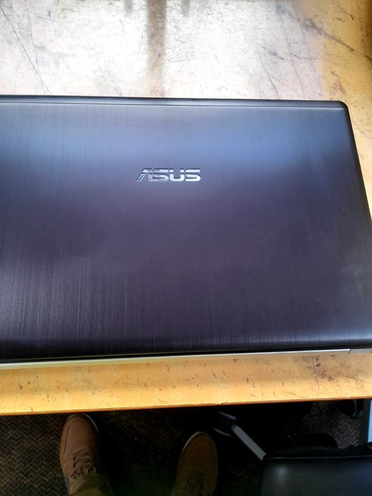 Laptop Asus pentru incepatori