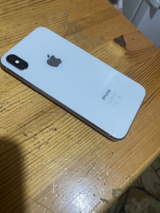 Продам Айфон х в хорошем состоянии