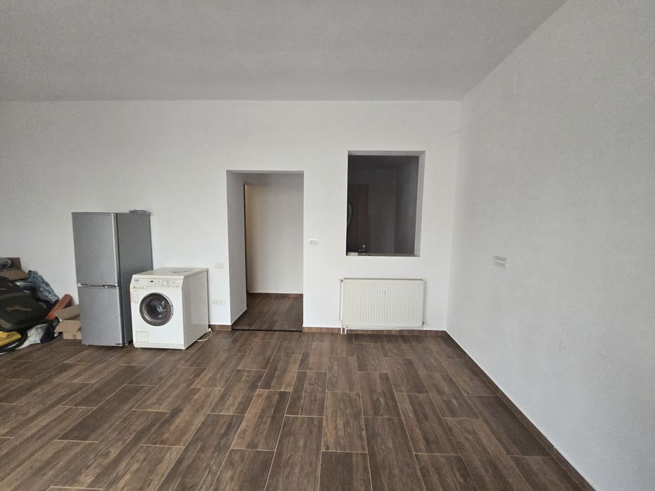 Vand Spatiu Comercial