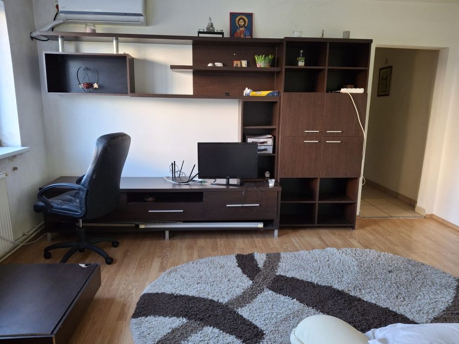 De închiriat pe termen lung