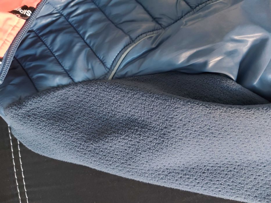 Спортно яке с качулка