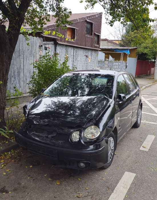 Vand Volskwagen Polo 9n Avariat cu Gaz luat de nou si Motor Funcțional