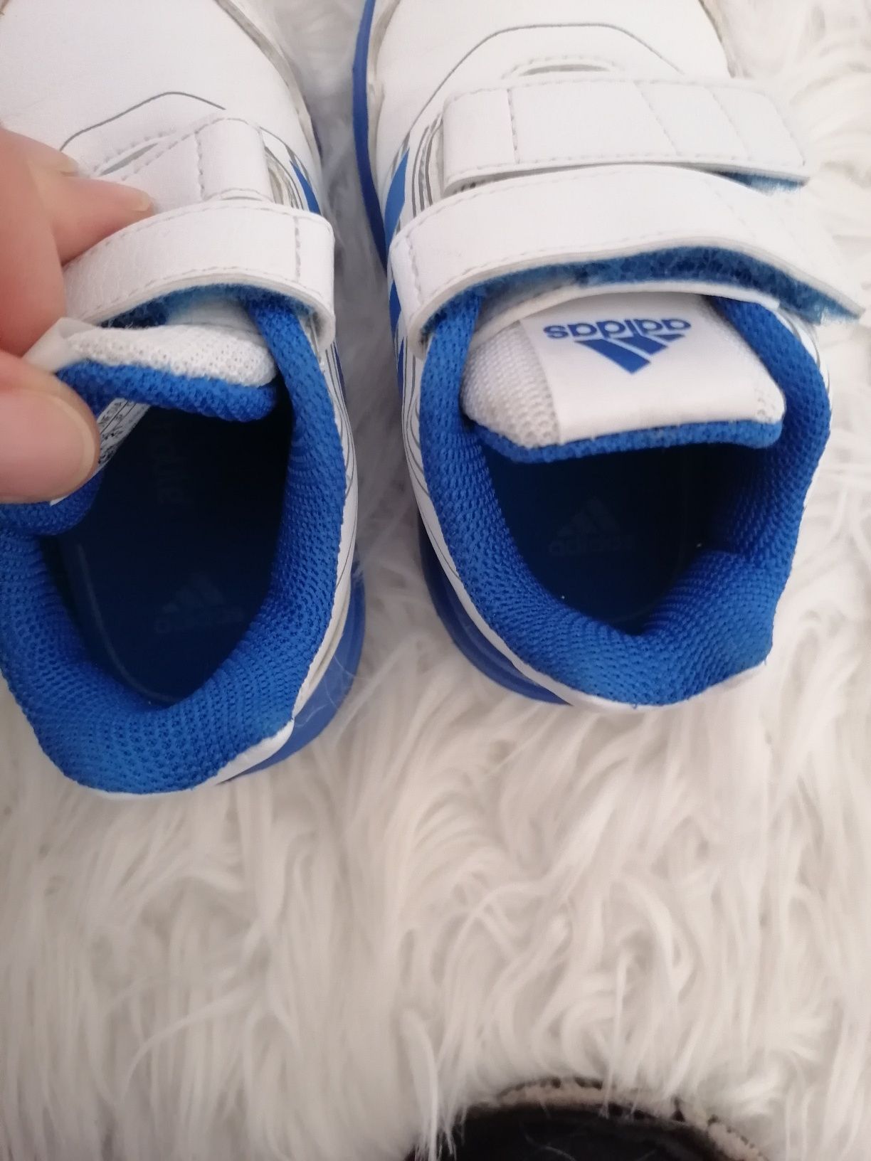 Маратонки Adidas 22 номер