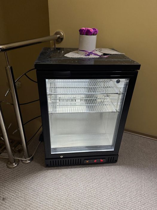 Vitrina frigorifica minibar negru produs nou